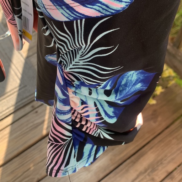 NWT DKNY Tropical Print Hibiscus Palm Swimsuit One Piece Size Medium $118 - Picture 15 of 15